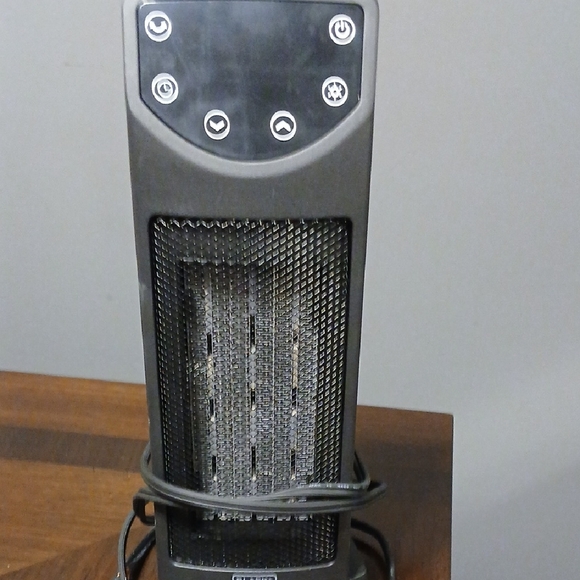 Black & Decker Black Tower Heater - Picture 2 of 4